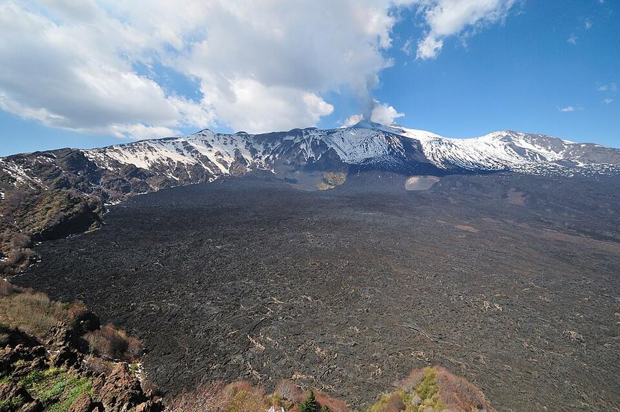Etna Volcano Paroxysmal Eruption - Creative Commons by gnuckx - panoramio