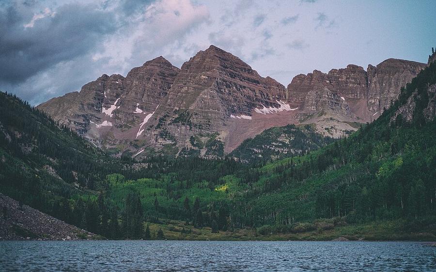 Maroon Bells peaks and a lake