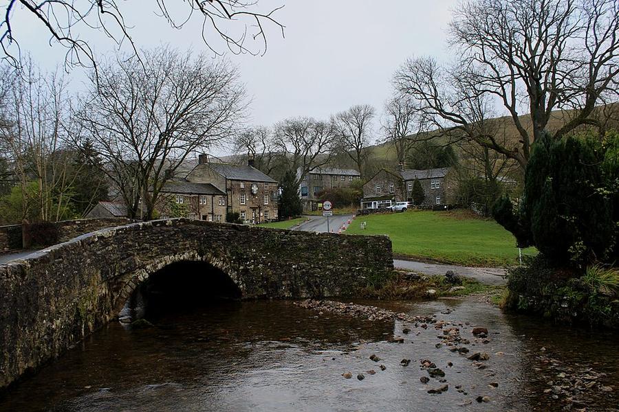 Bridge over Malham Beck - geograph.org.uk