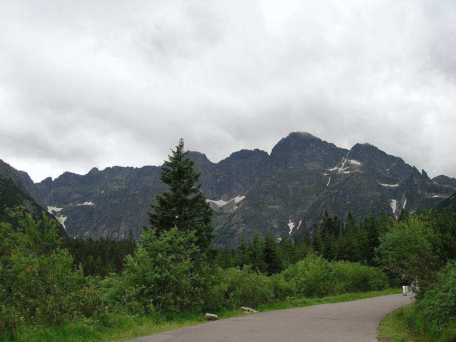 Road to Morskie Oko Lake - panoramio